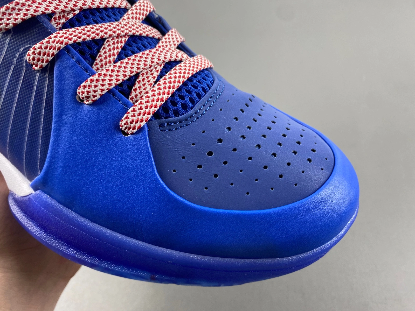 Kobe 4 Protro Philly FQ3545- Refined 1040