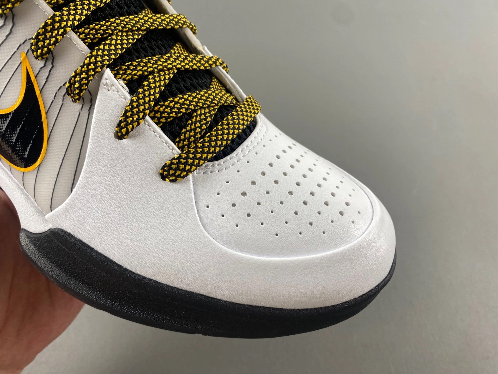 Kobe 4 Protro White Black Del Sol AV6339- Durable 1012