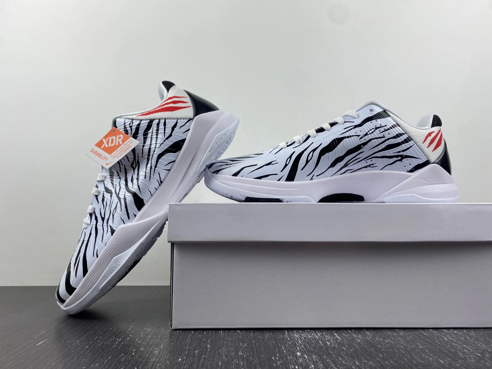 UrbanStyle Kobe 5 Protro 5 Zebra DB4796- 1087