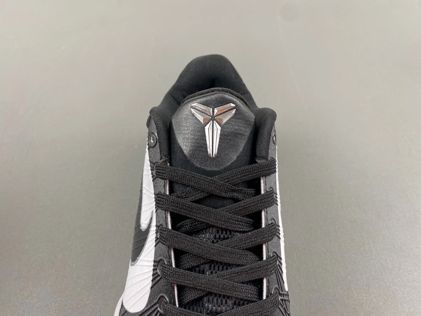 Youthful Kobe 5 Protro Panda CD4991- 1027