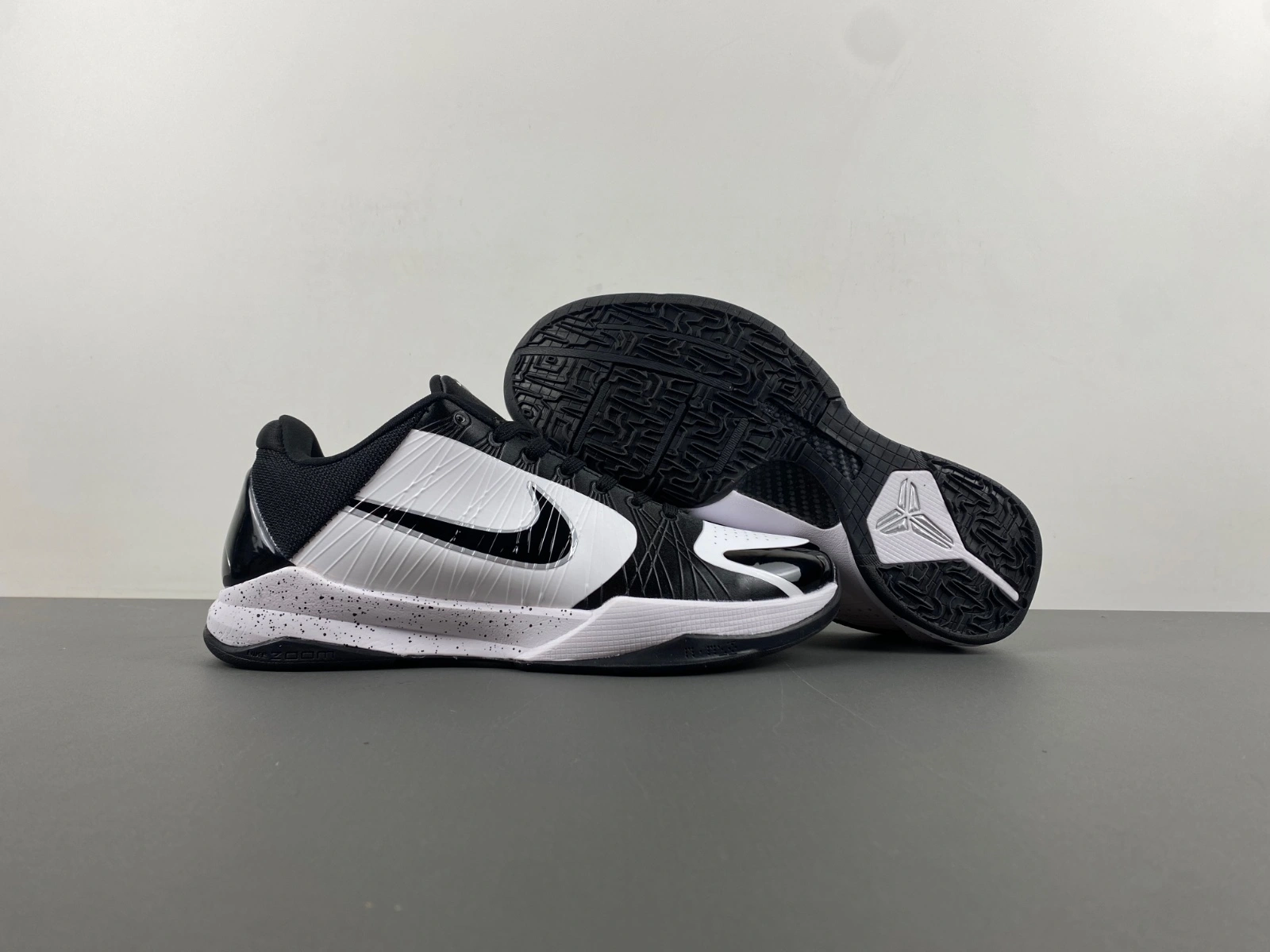 Youthful Kobe 5 Protro Panda CD4991- 1027