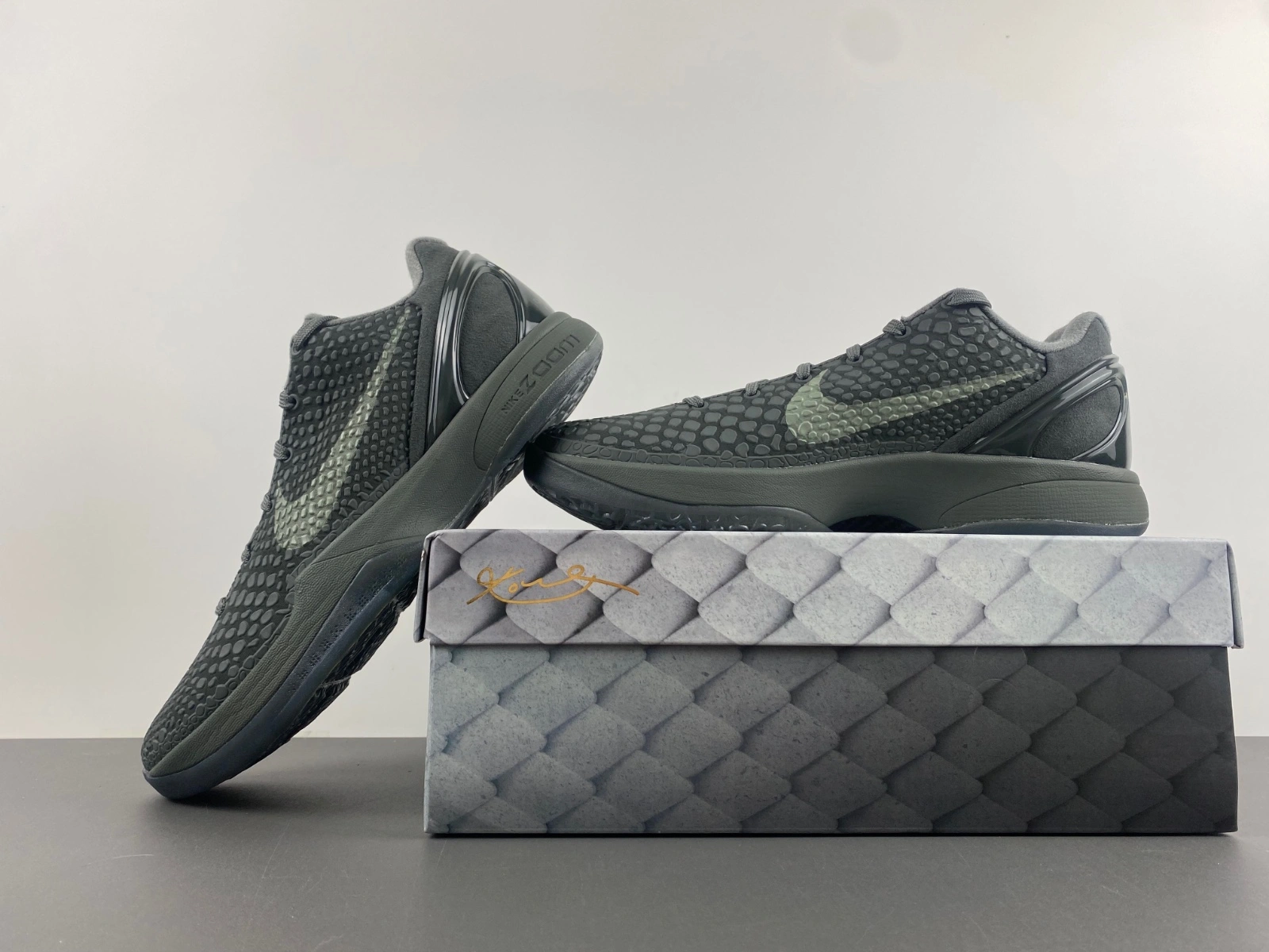 Kobe 6 Black Mamba Collection Fade to Black 869457- GoodFit 1010