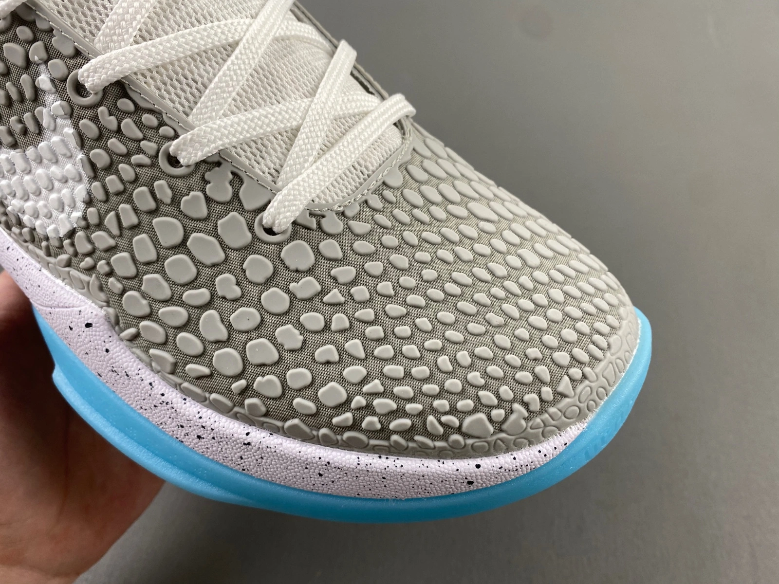 Kobe 6 Grey Blue PE2023- Chic 1021