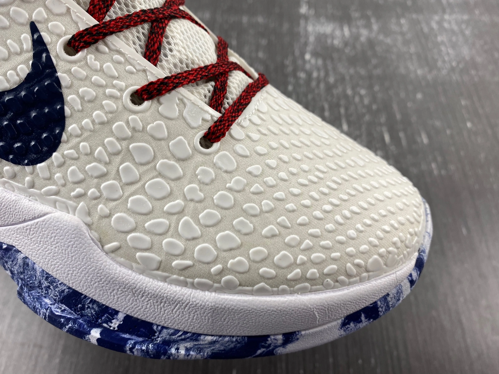 Kobe 6 Protro CW2193- UrbanStyle 1085