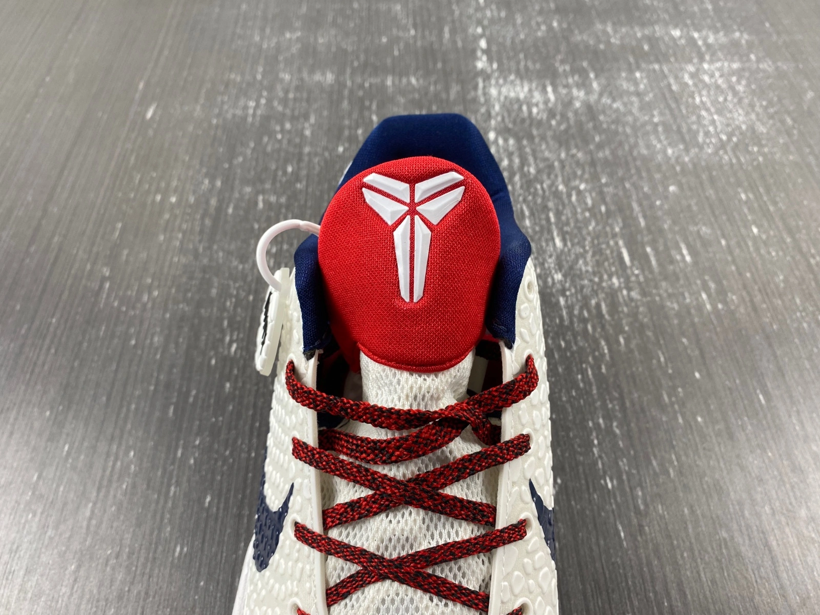 Kobe 6 Protro CW2193- UrbanStyle 1085