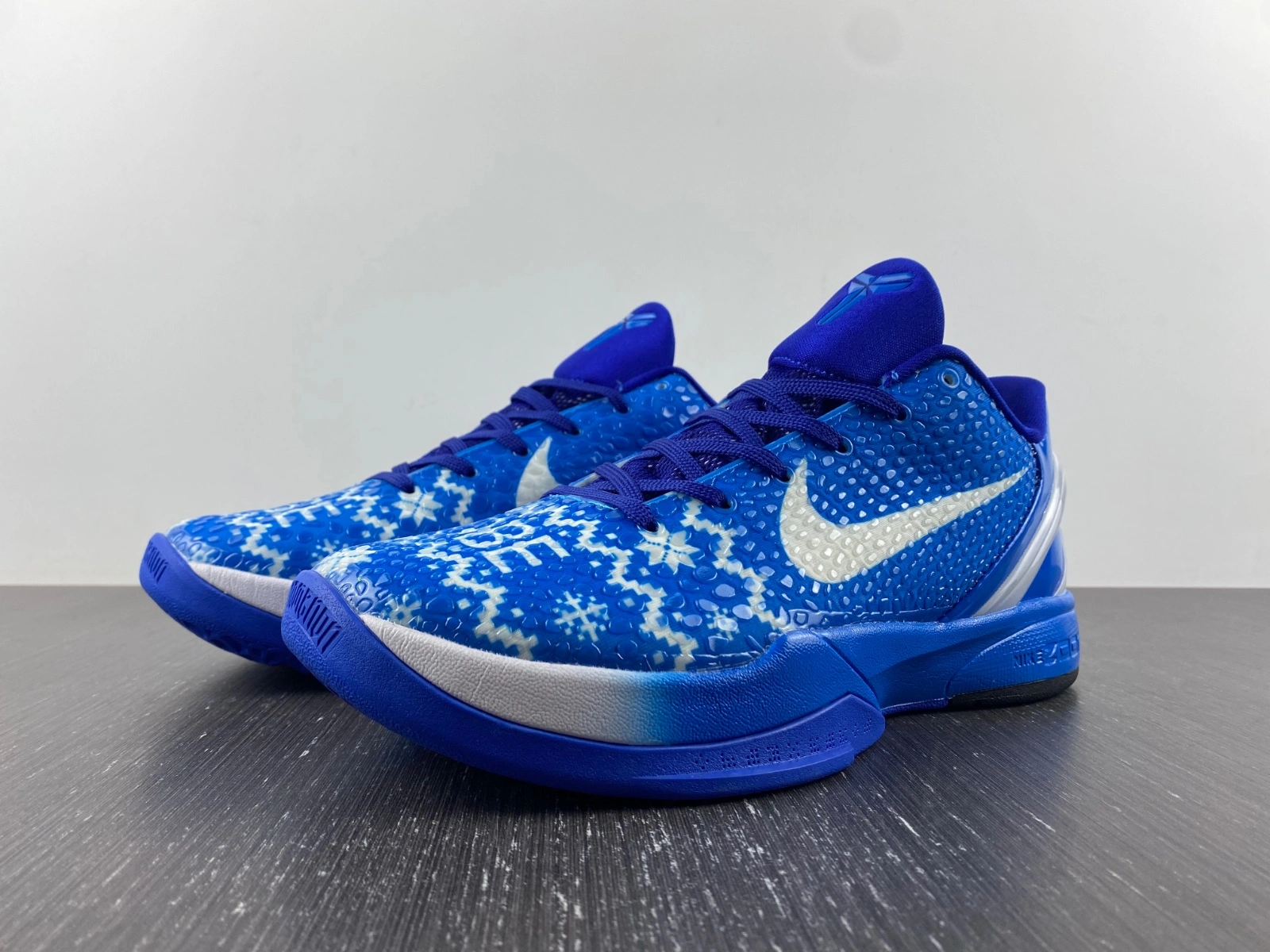 Timeless Kobe 6 Protro Christmas CW2190- 1125