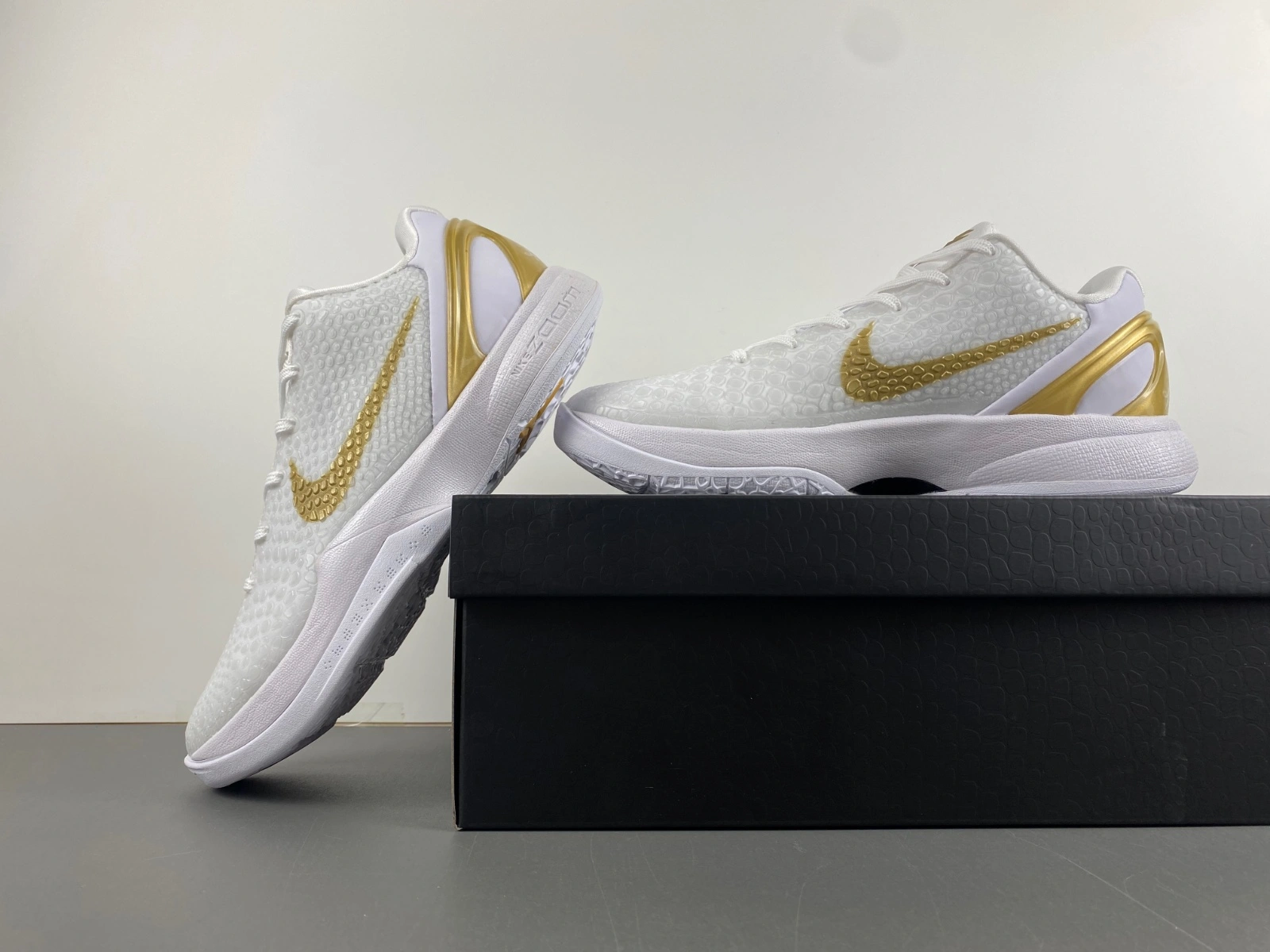 UrbanChic Kobe 6 Protro White Gold FV4921- 1001