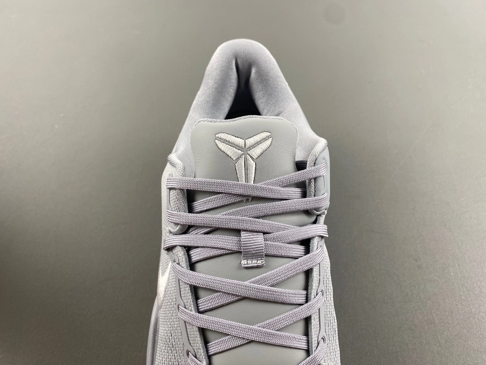 MultiPurpose Kobe 8 Grey HF9550- 1009
