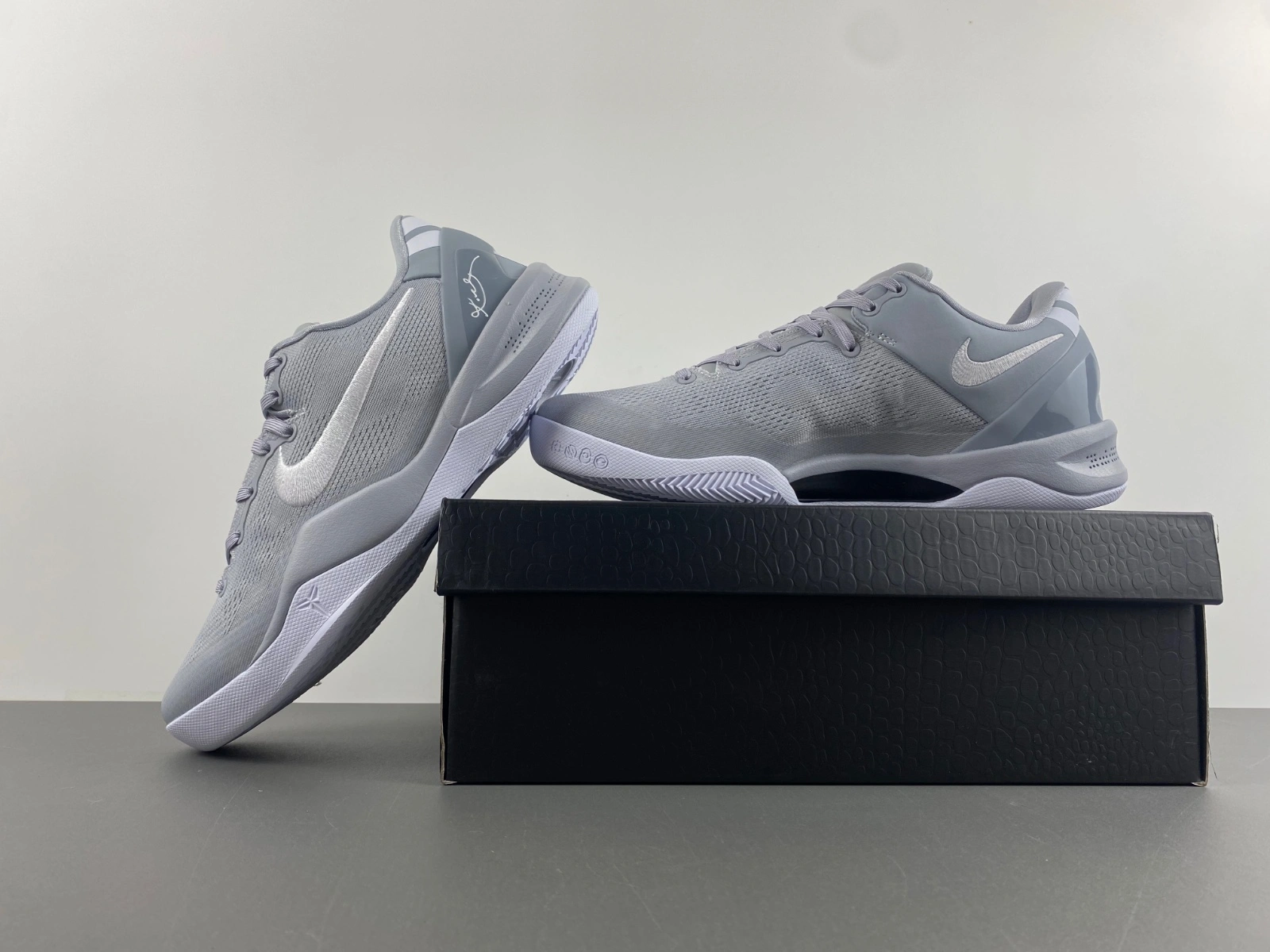 MultiPurpose Kobe 8 Grey HF9550- 1009