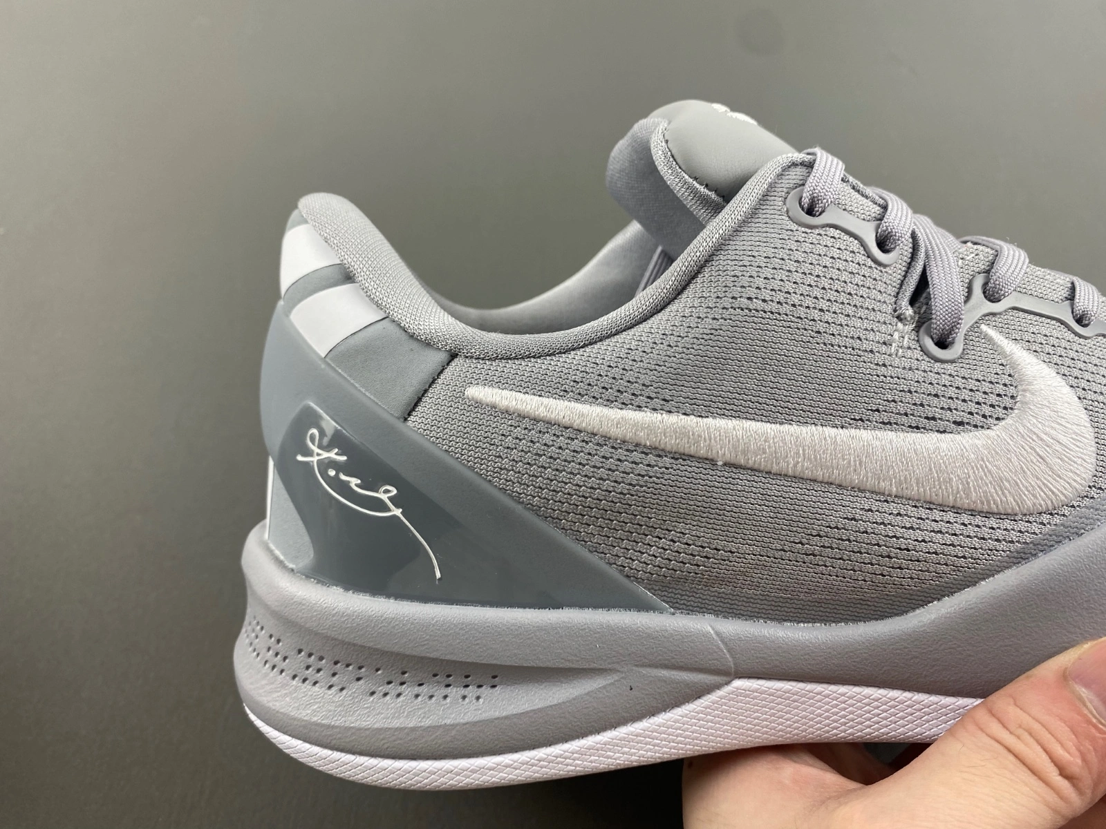 MultiPurpose Kobe 8 Grey HF9550- 1009