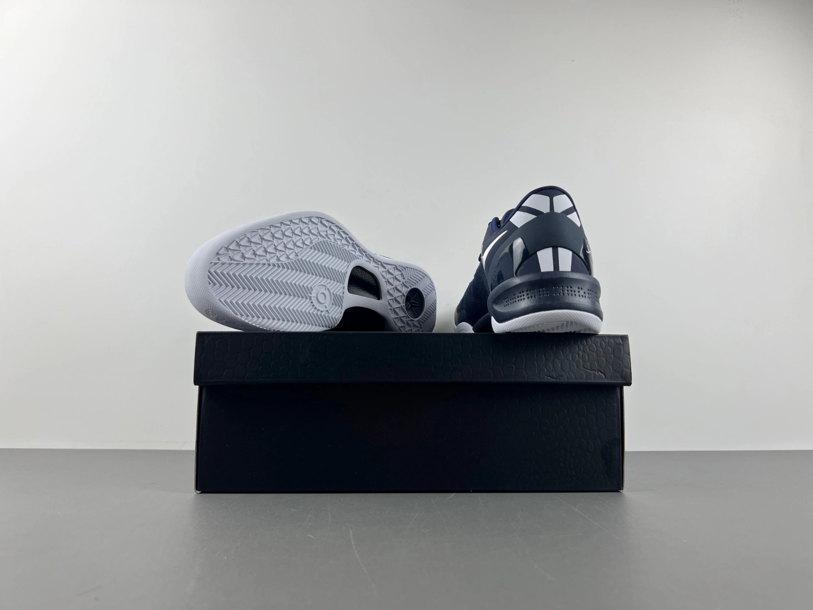 Kobe 8 Protro College Navy HF9550- Stylish 989