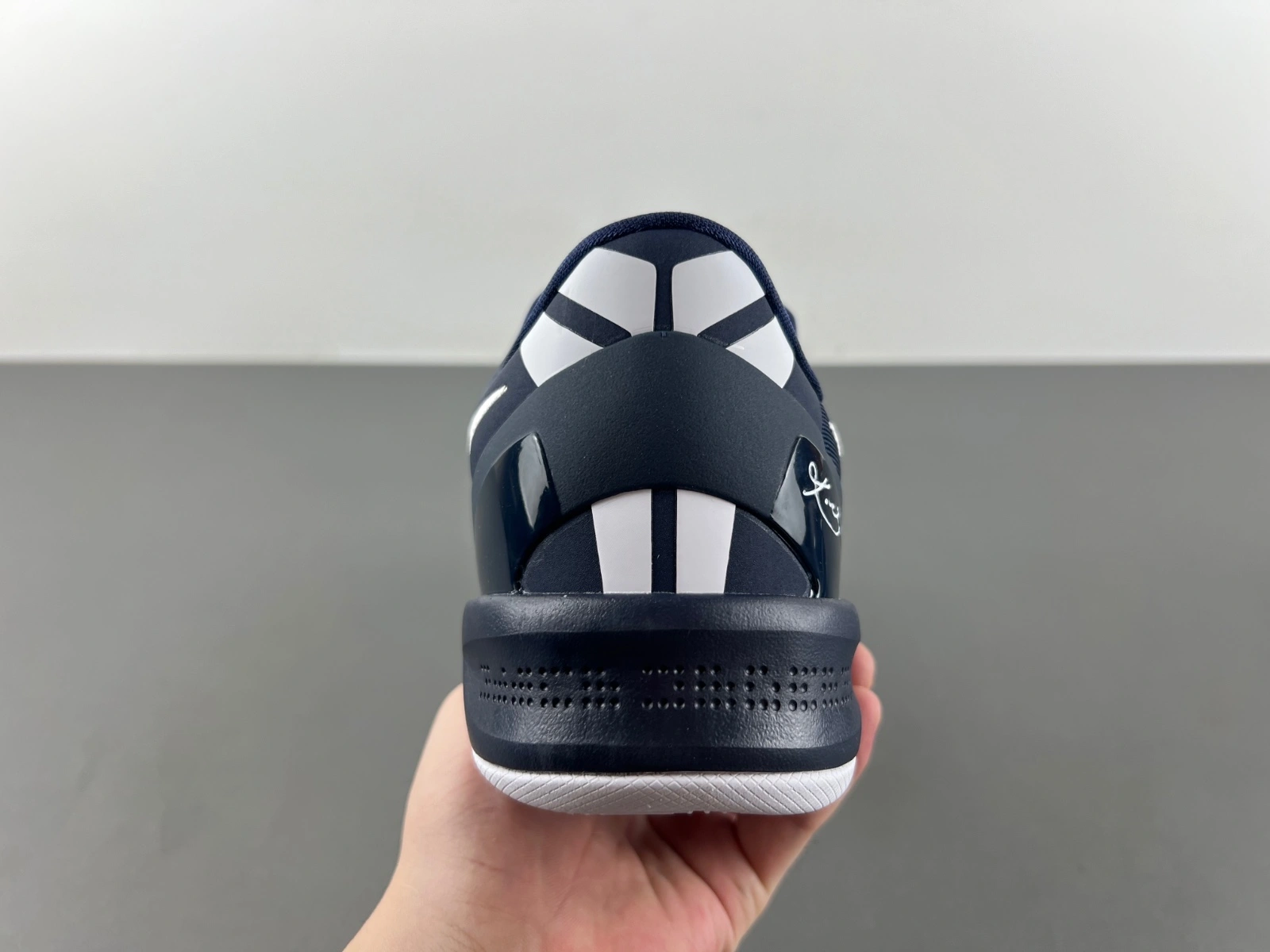 Kobe 8 Protro College Navy HF9550- Stylish 989