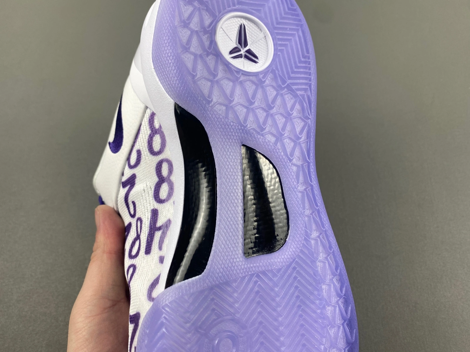 Kobe 8 Protro Court Purple FQ3549- Trendsetting 1068