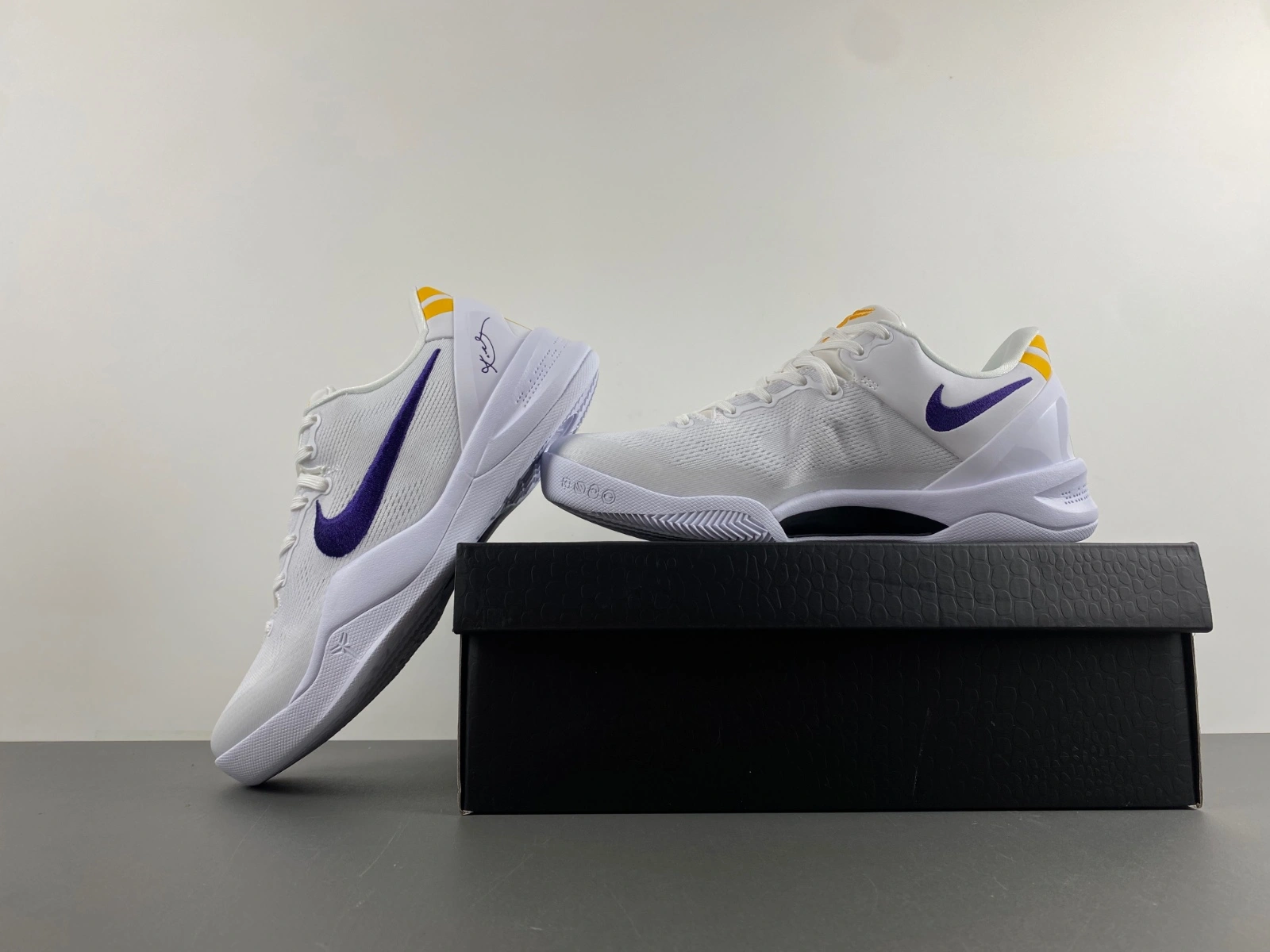 Kobe 8 Protro Lakers Home HF9550- Contemporary 1008