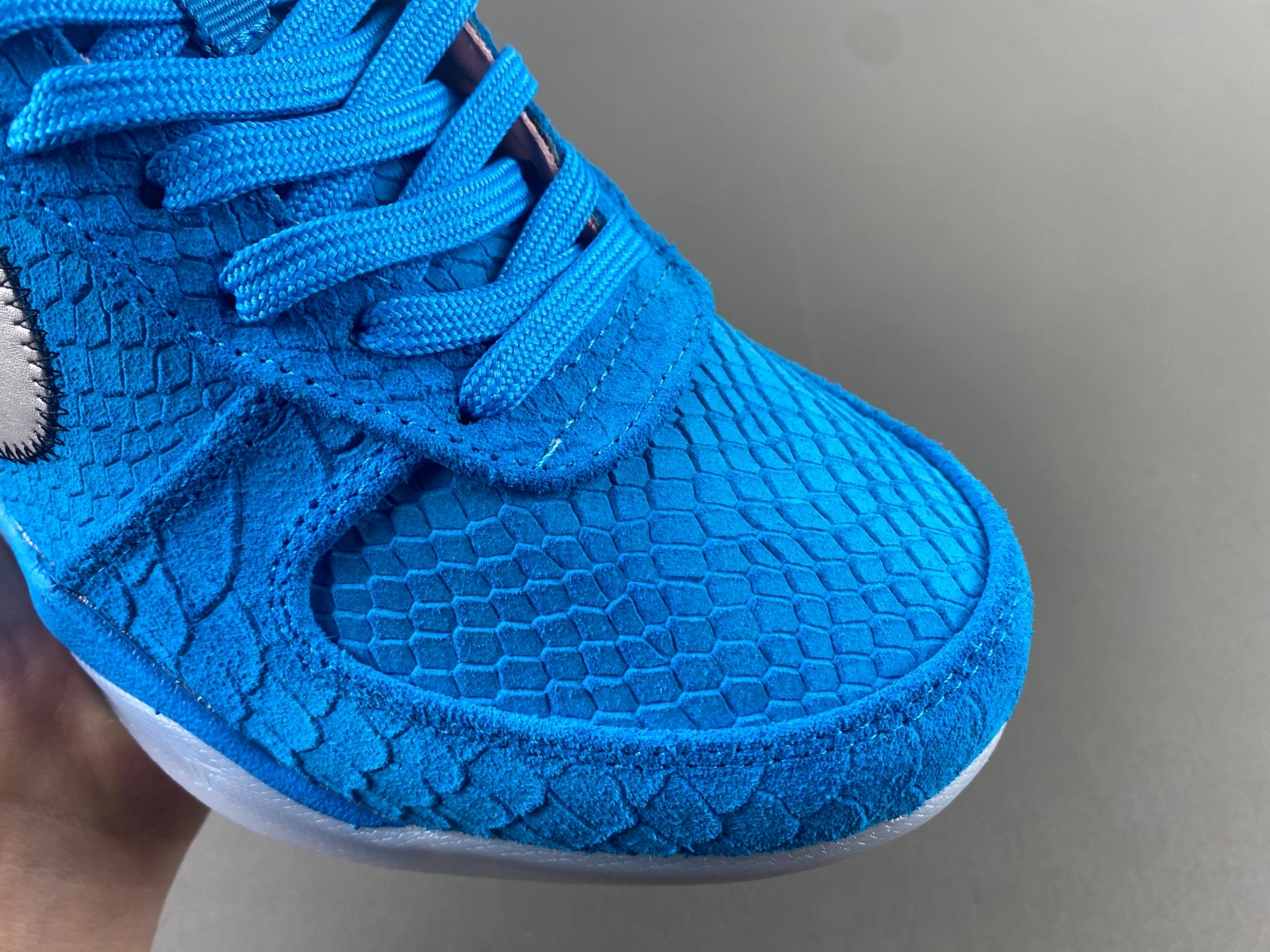 OdorResistant Kobe 8 Protro Off White Blue 555035- 997