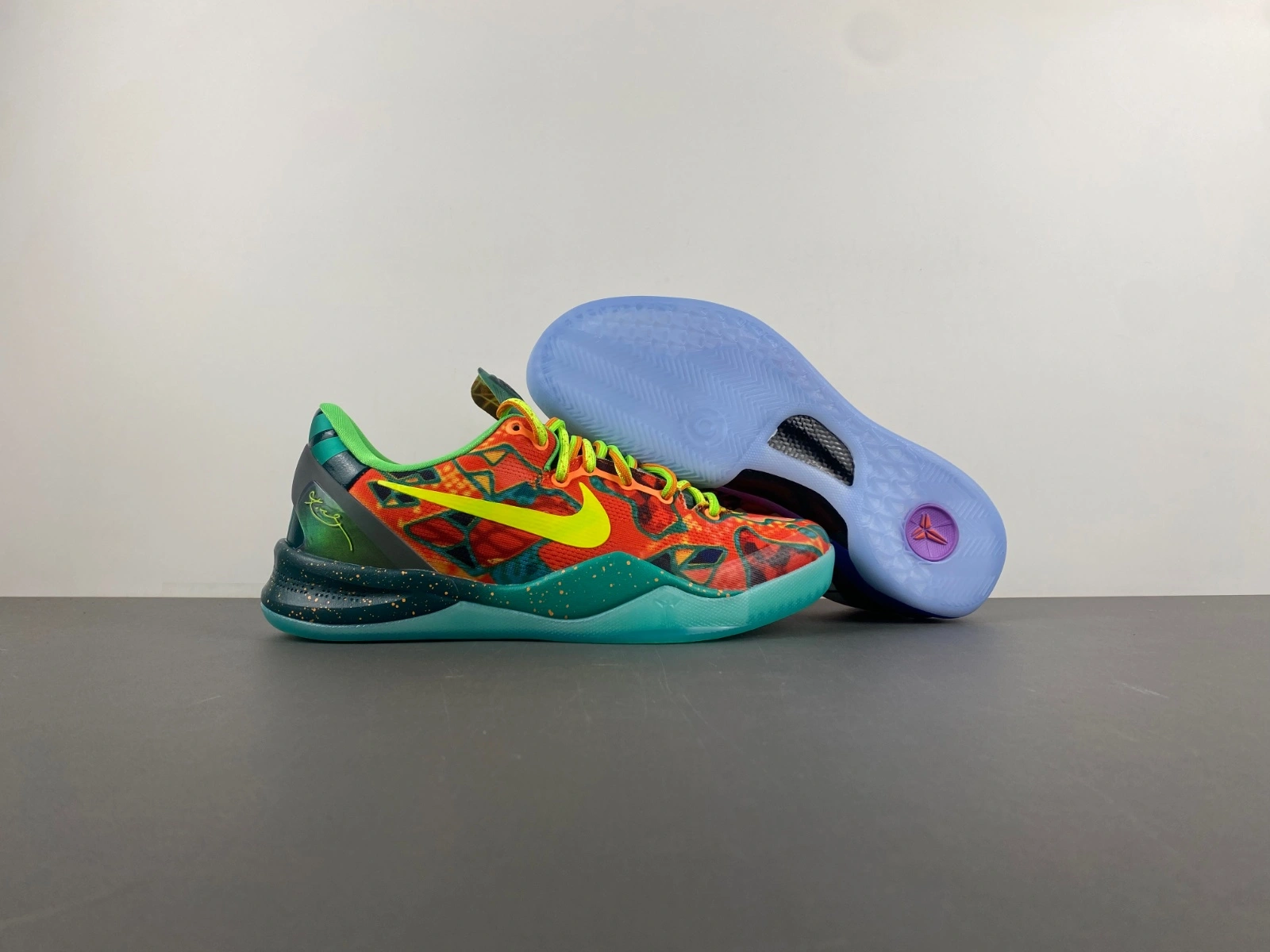 Sporty Kobe 8 Protro What The HM9621- 982