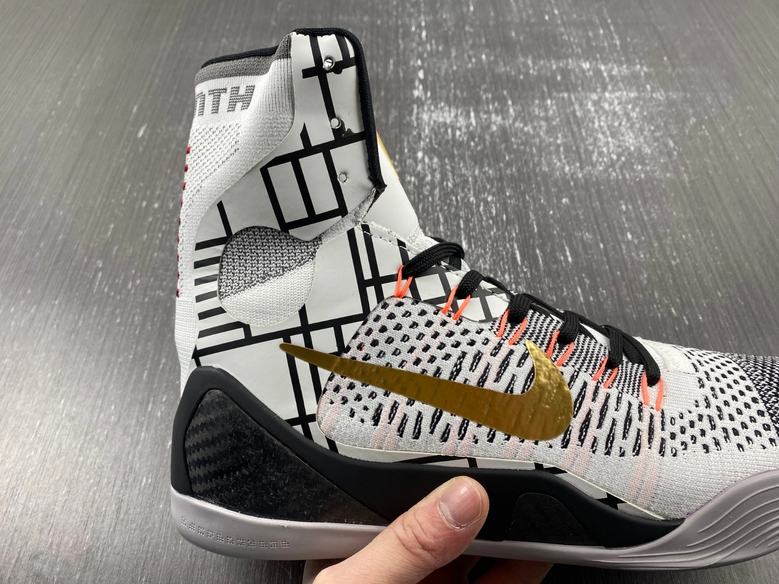 SmoothTexture Kobe 9 Elite Gold Fundamentals 630847-100 641714- 1056
