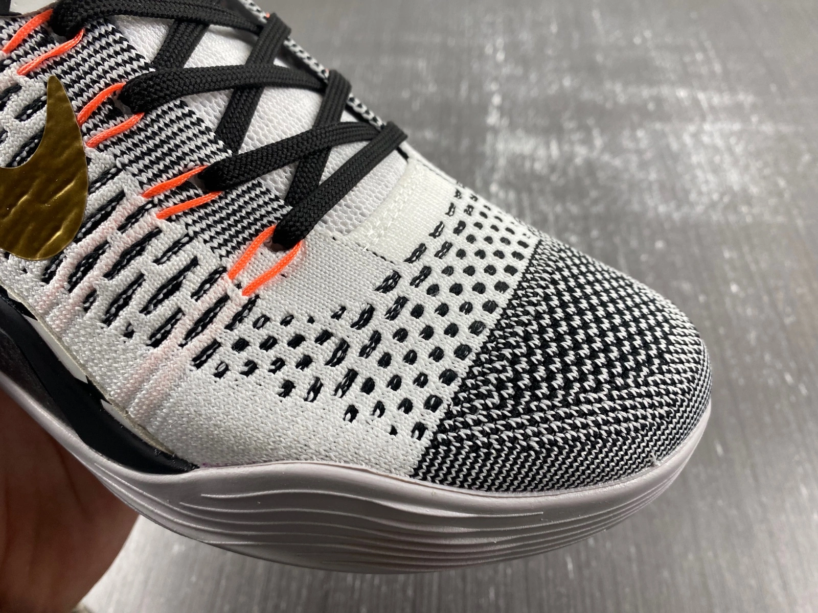 SmoothTexture Kobe 9 Elite Gold Fundamentals 630847-100 641714- 1056