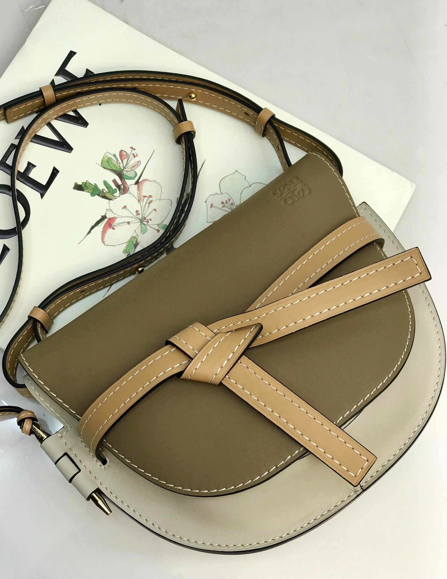 L*oewe Bag Top Quality 20x19x11.5cm DailyWear 9042