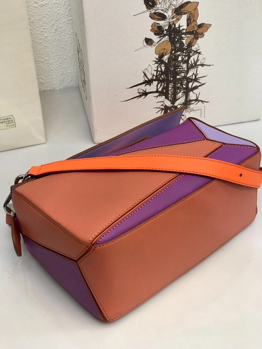 RelaxedFit L*oewe Bag Top Quality 24*14*11cm 9043
