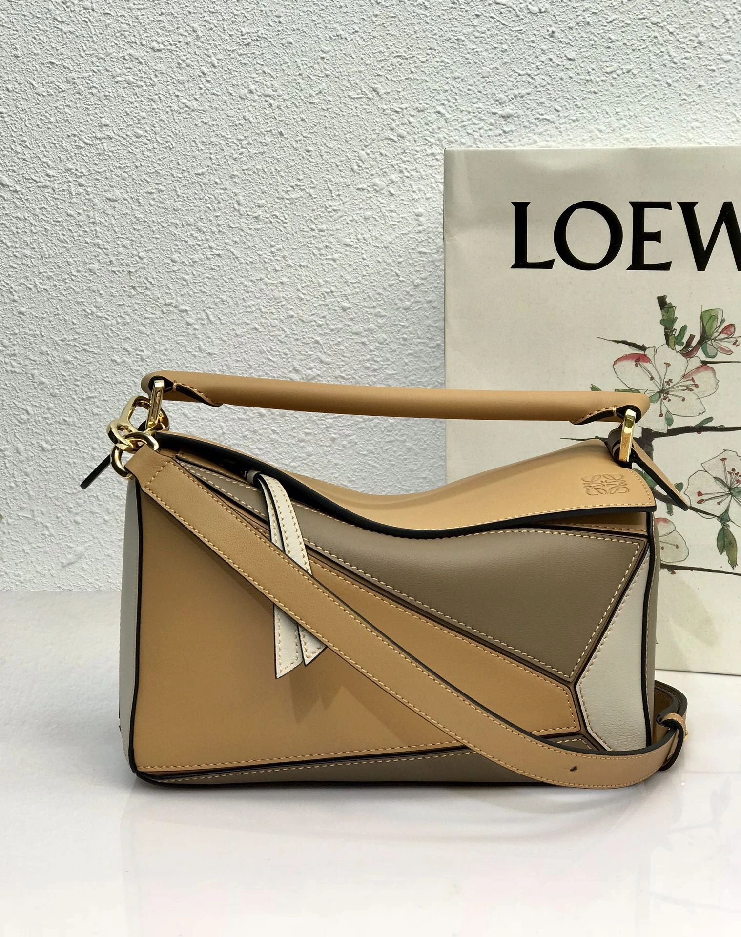 RelaxedFit L*oewe Bag Top Quality 24*14*11cm 9043