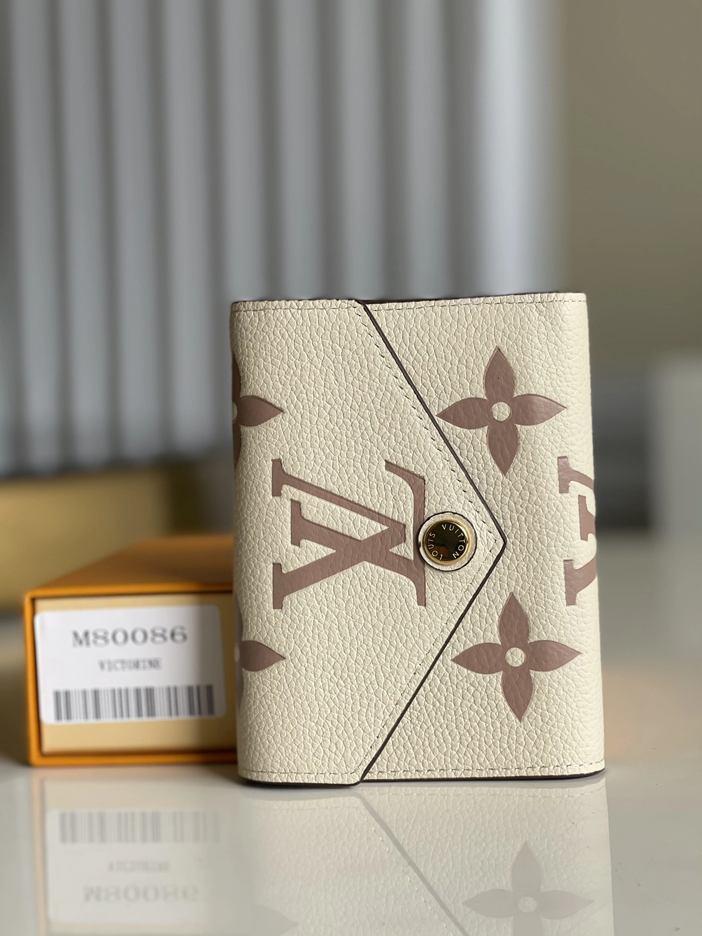 Comfortable L*ouis V*uitton Bag Top Quality 12 x 9.5 x 1.5cm 8666