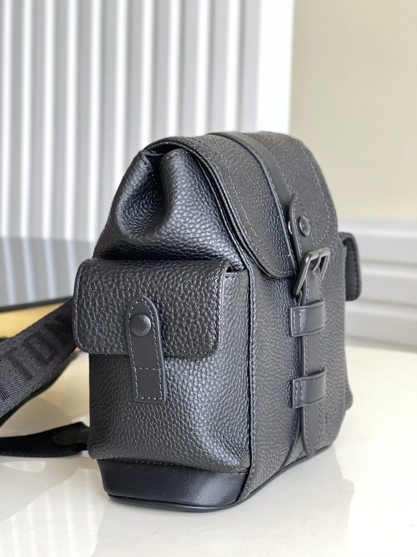 WaterResistant L*ouis V*uitton Bag Top Quality 14 x 19.5 x 5CM 8426