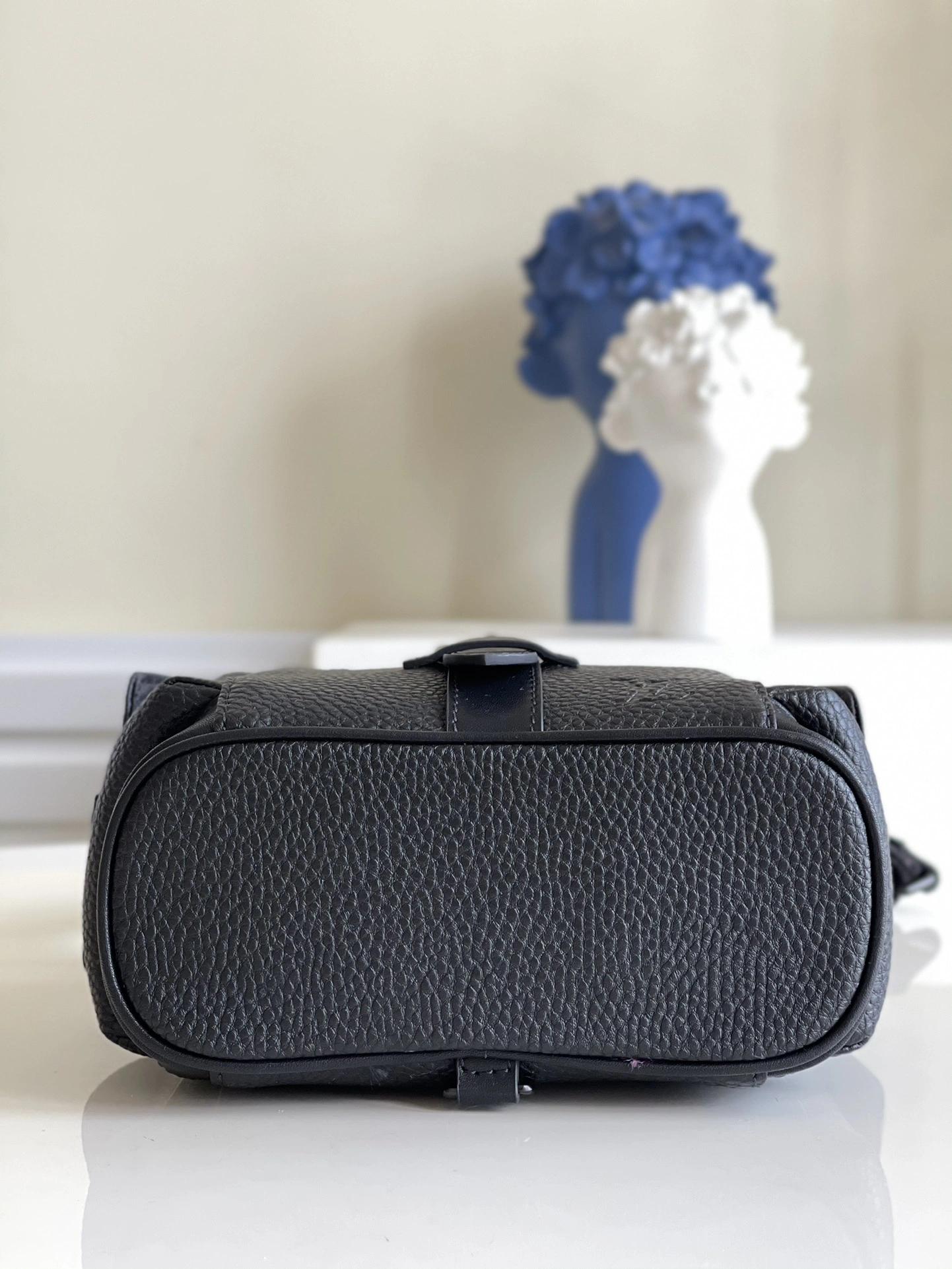 WaterResistant L*ouis V*uitton Bag Top Quality 14 x 19.5 x 5CM 8426