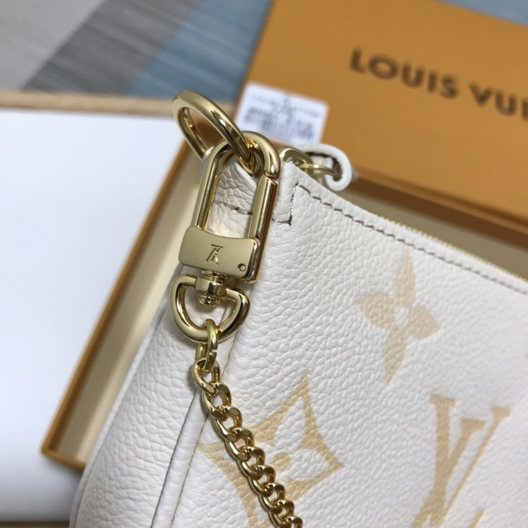 Bright L*ouis V*uitton Bag Top Quality 15.5*10.5*4cm 8572