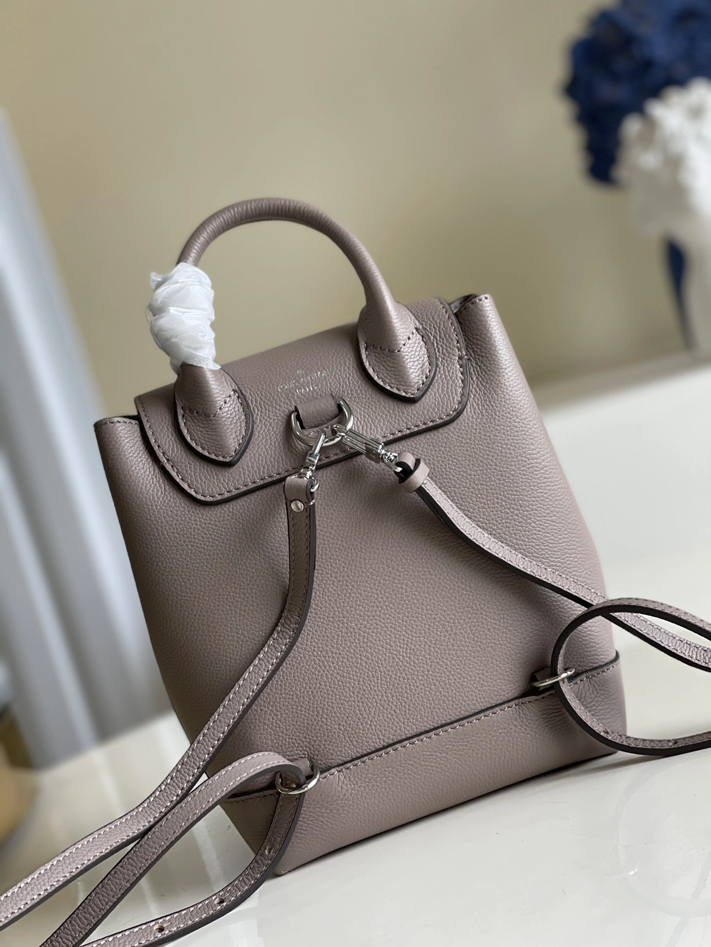 L*ouis V*uitton Bag Top Quality 15*9*20cm Modern 8675