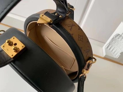 Versatile L*ouis V*uitton Bag Top Quality 17.5*16.5*7.5cm 8758