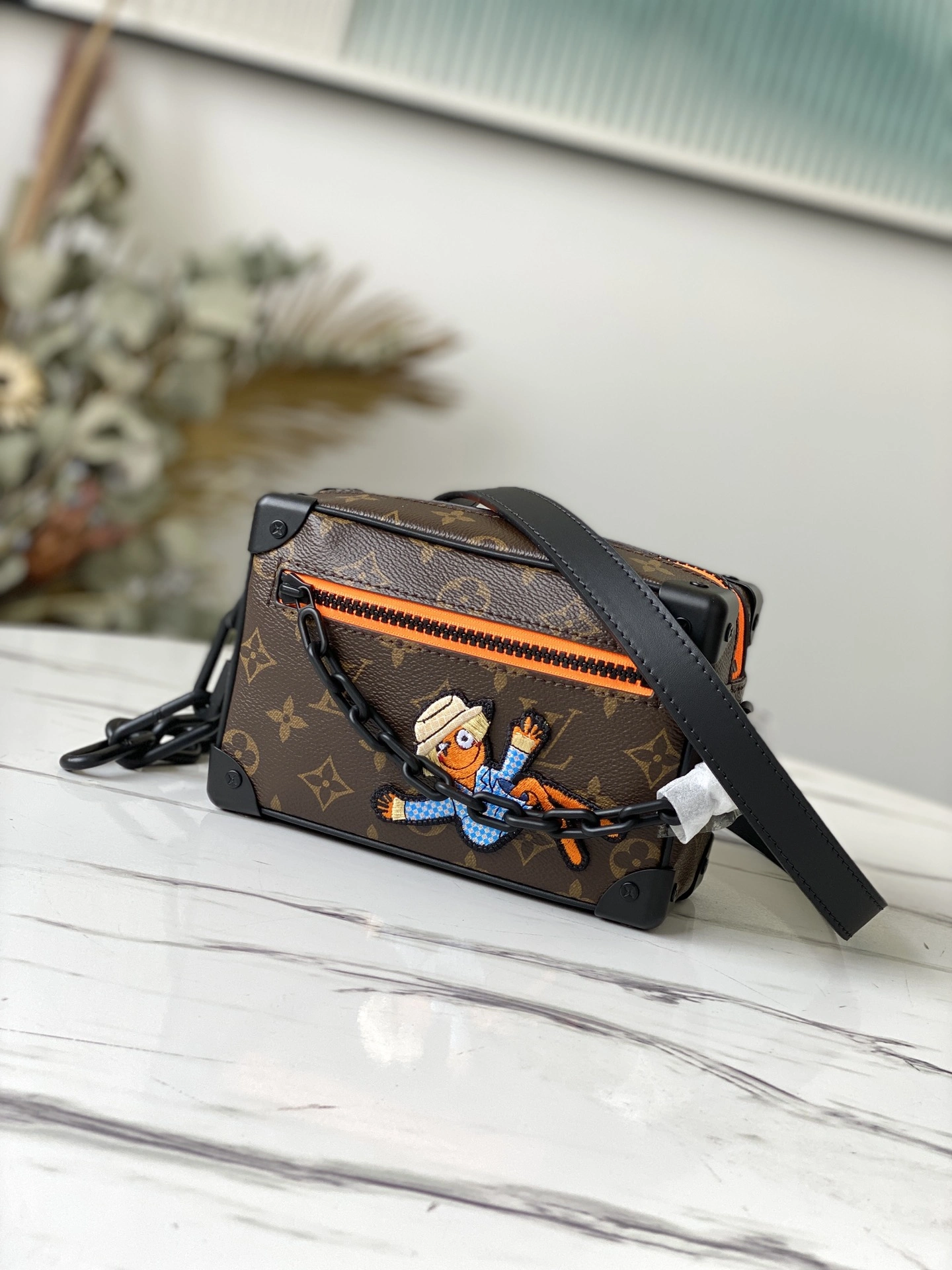 L*ouis V*uitton Bag Top Quality 18.5*13*8cm Trendsetting 8610