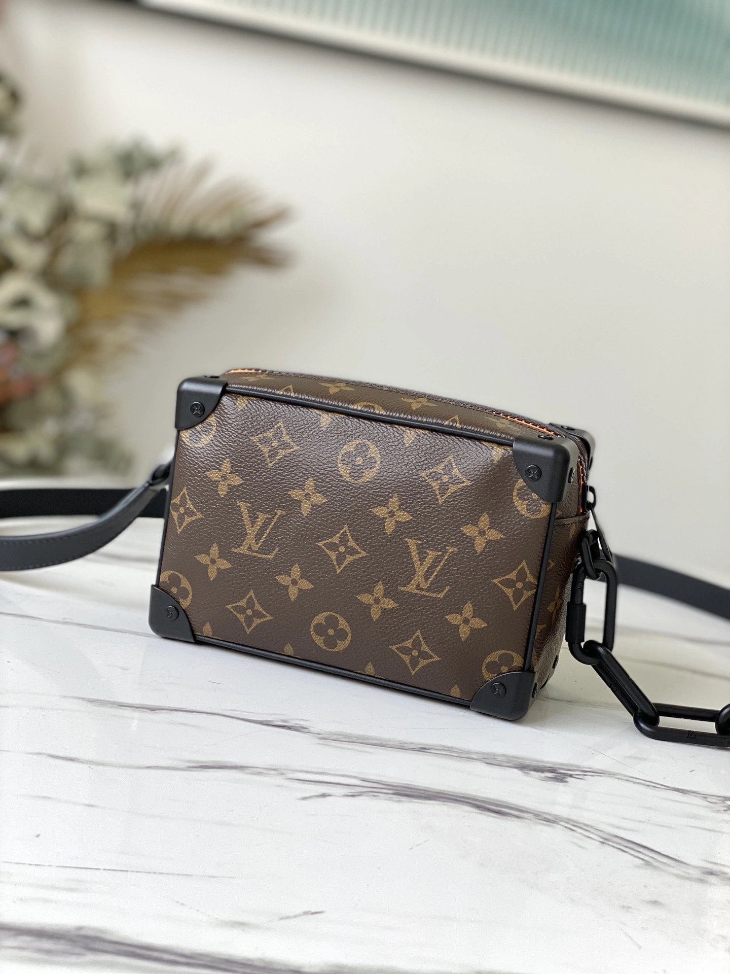 L*ouis V*uitton Bag Top Quality 18.5*13*8cm Trendsetting 8610