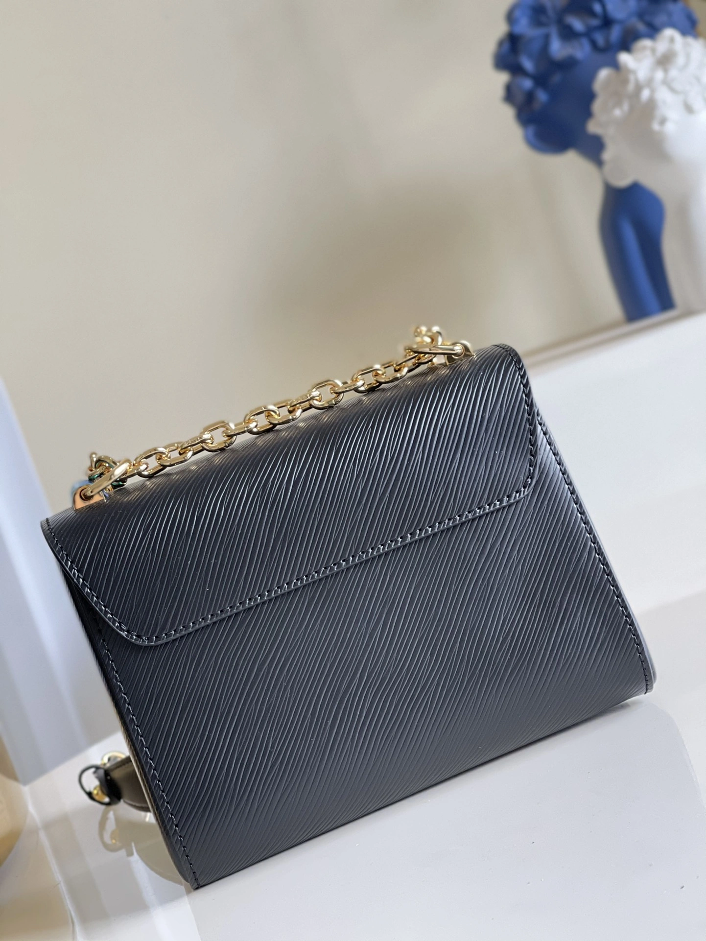 L*ouis V*uitton Bag Top Quality 18*15*9cm UrbanChic 8521