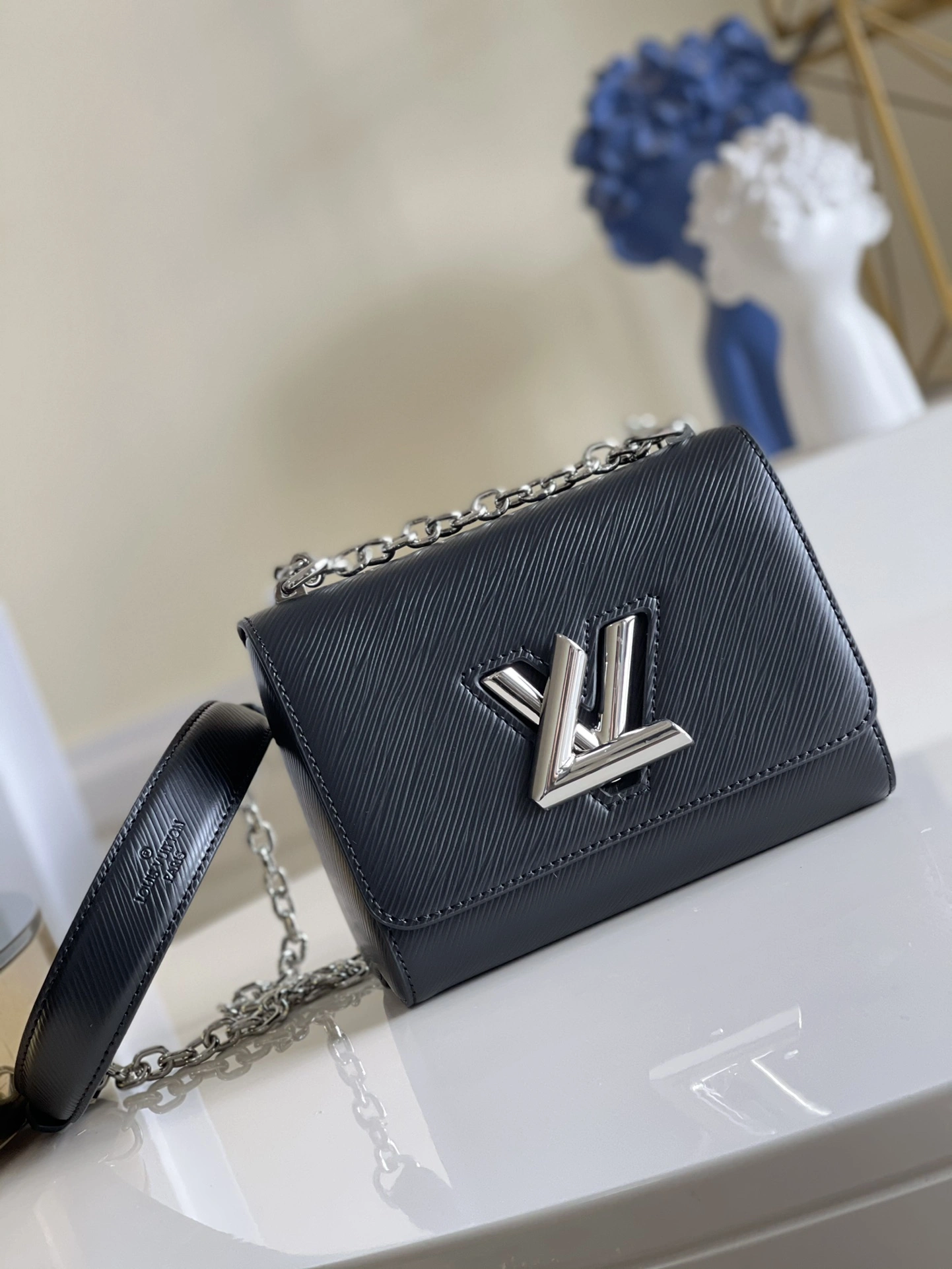 L*ouis V*uitton Bag Top Quality 18*15*9cm Efficient 8522