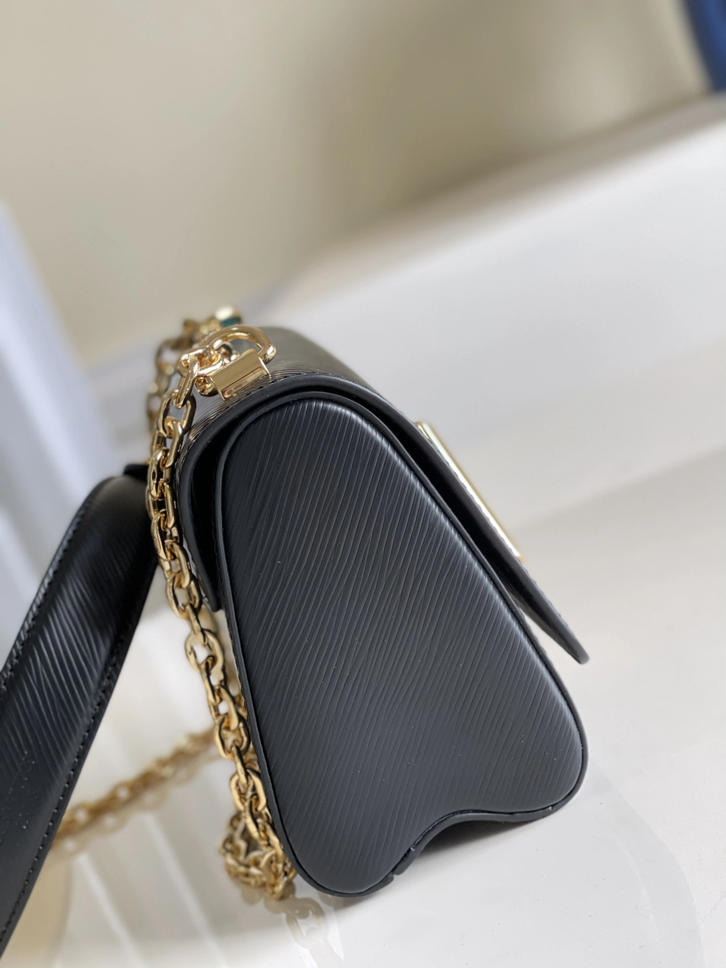 L*ouis V*uitton Bag Top Quality 18*15*9cm UrbanChic 8521