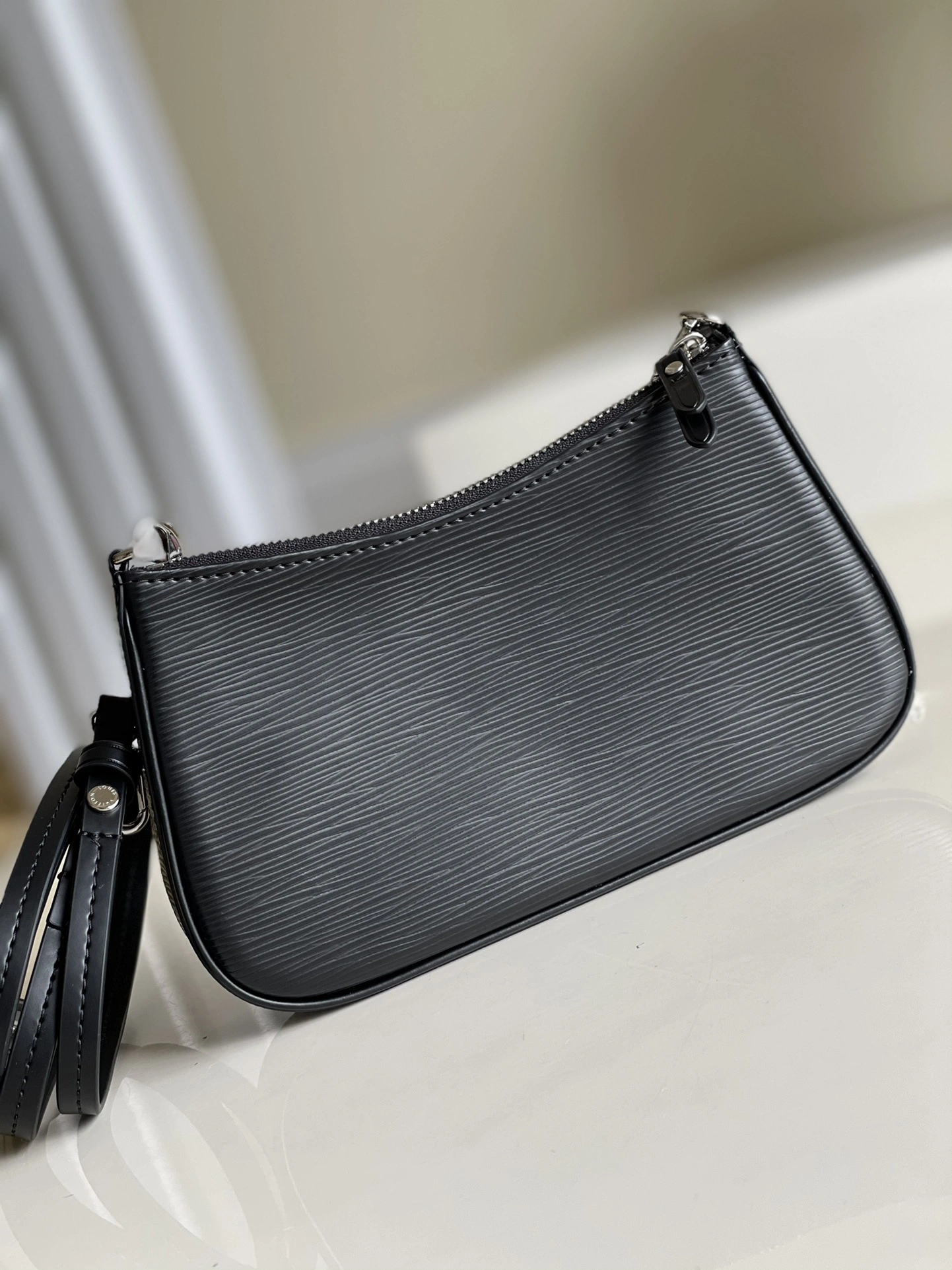 SunProtective L*ouis V*uitton Bag Top Quality 19*11.5*3cm 8626