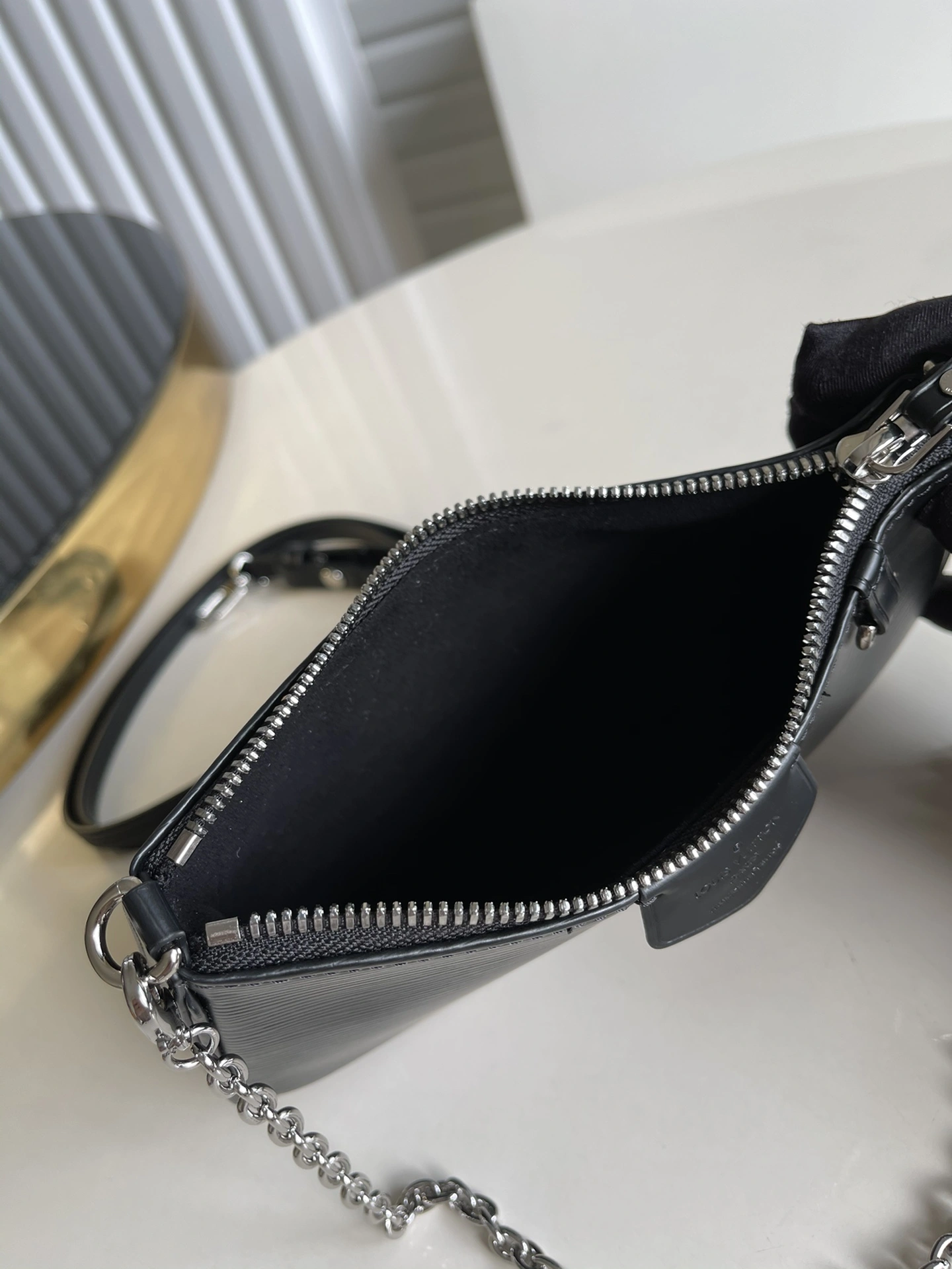 SunProtective L*ouis V*uitton Bag Top Quality 19*11.5*3cm 8626