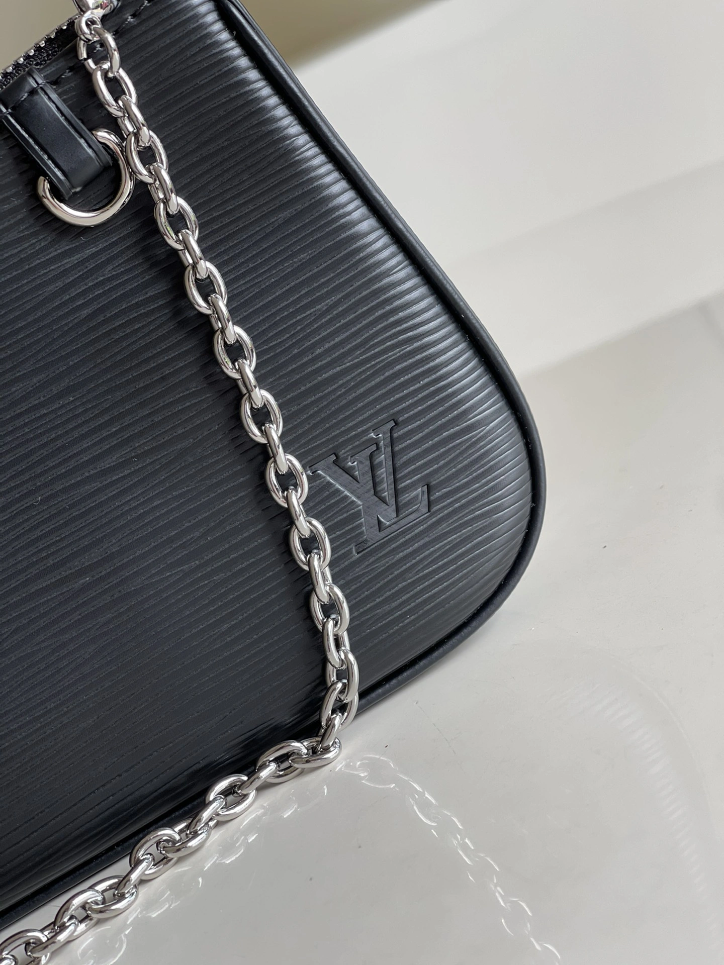SunProtective L*ouis V*uitton Bag Top Quality 19*11.5*3cm 8626