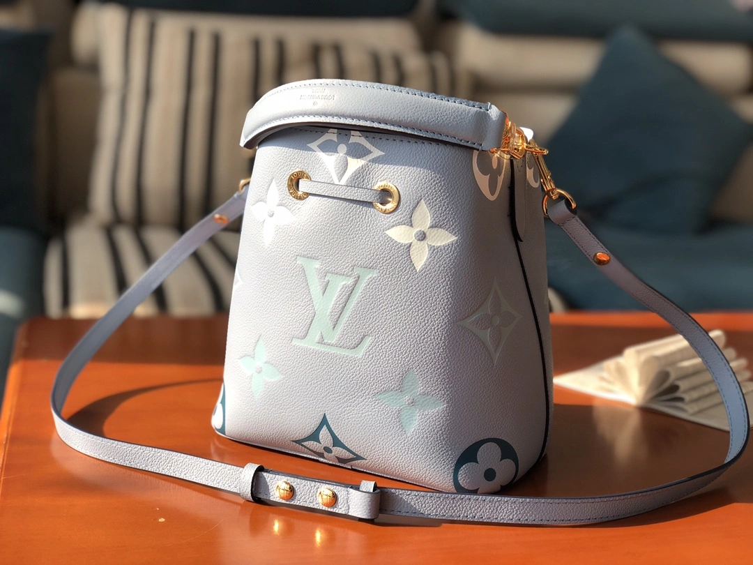 GoAnywhere L*ouis V*uitton Bag Top Quality 20 x 20 x 13cm 8529