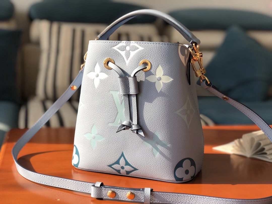 GoAnywhere L*ouis V*uitton Bag Top Quality 20 x 20 x 13cm 8529