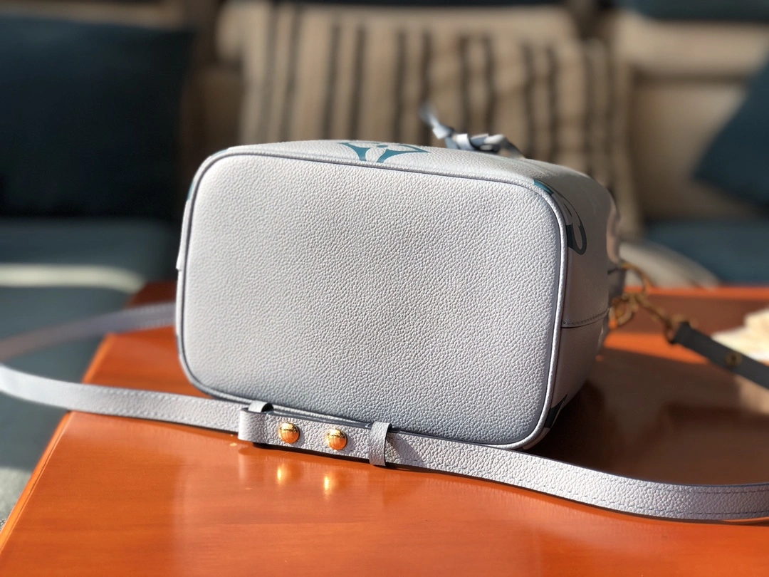 GoAnywhere L*ouis V*uitton Bag Top Quality 20 x 20 x 13cm 8529