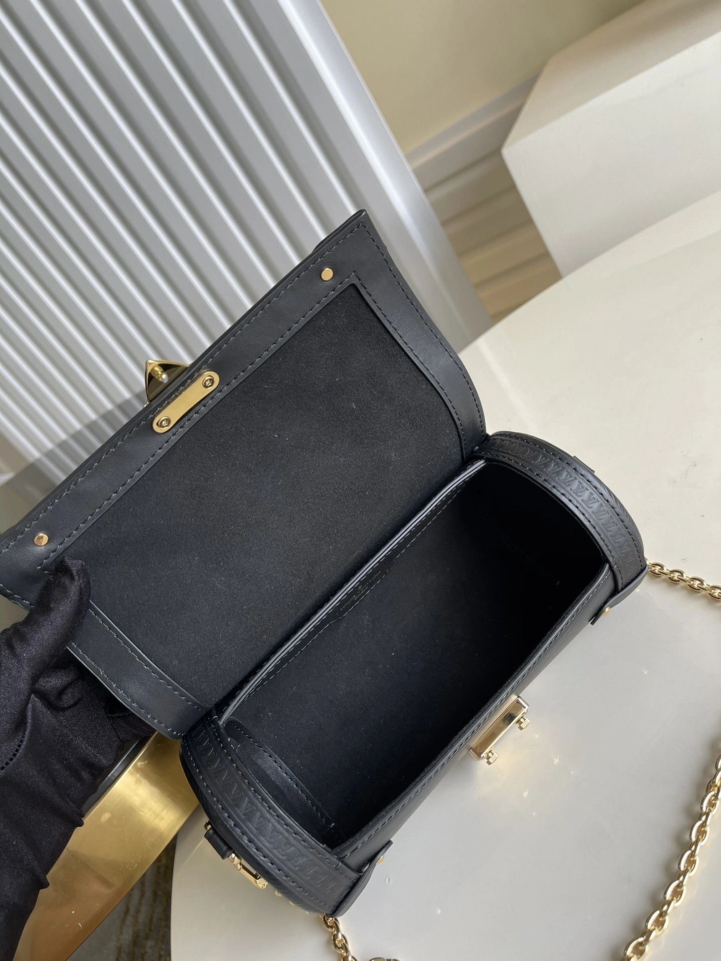 Elegant L*ouis V*uitton Bag Top Quality 20*10*10cm 8519