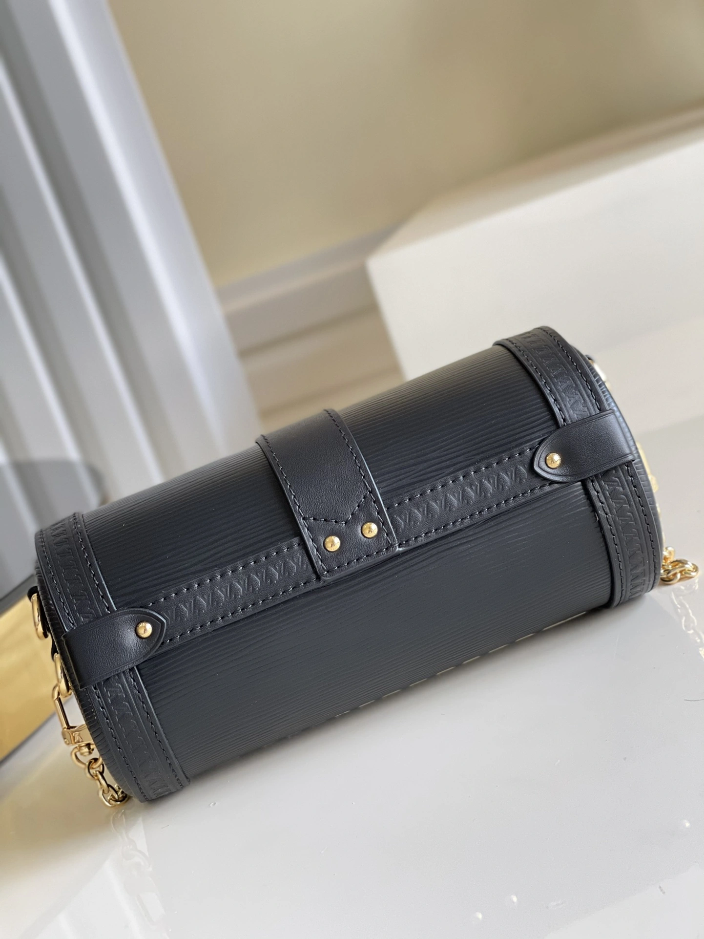 Elegant L*ouis V*uitton Bag Top Quality 20*10*10cm 8519