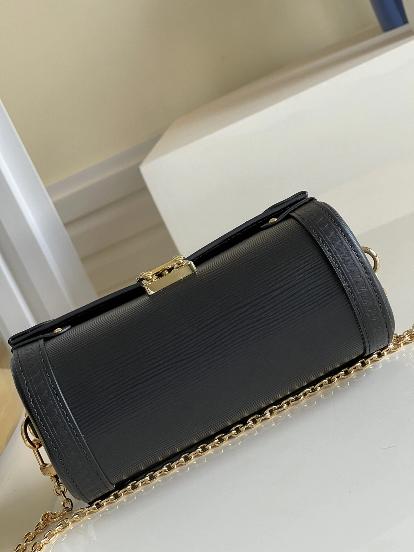 Elegant L*ouis V*uitton Bag Top Quality 20*10*10cm 8519