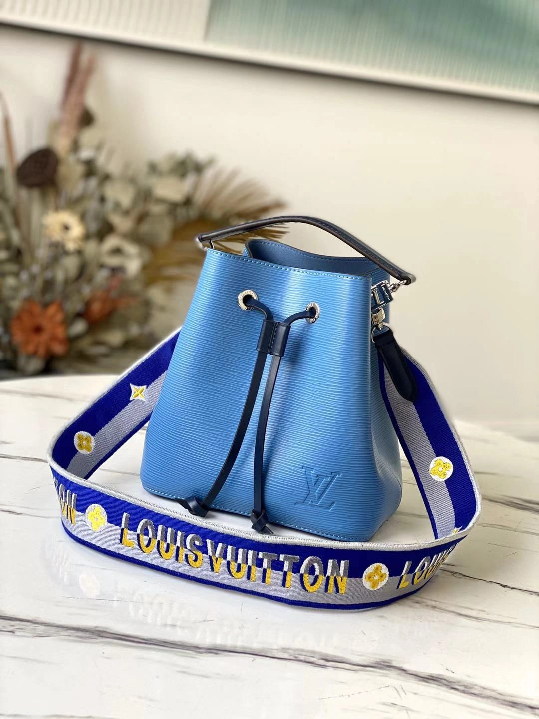 L*ouis V*uitton Bag Top Quality 20*20*13cm Elegant 8582