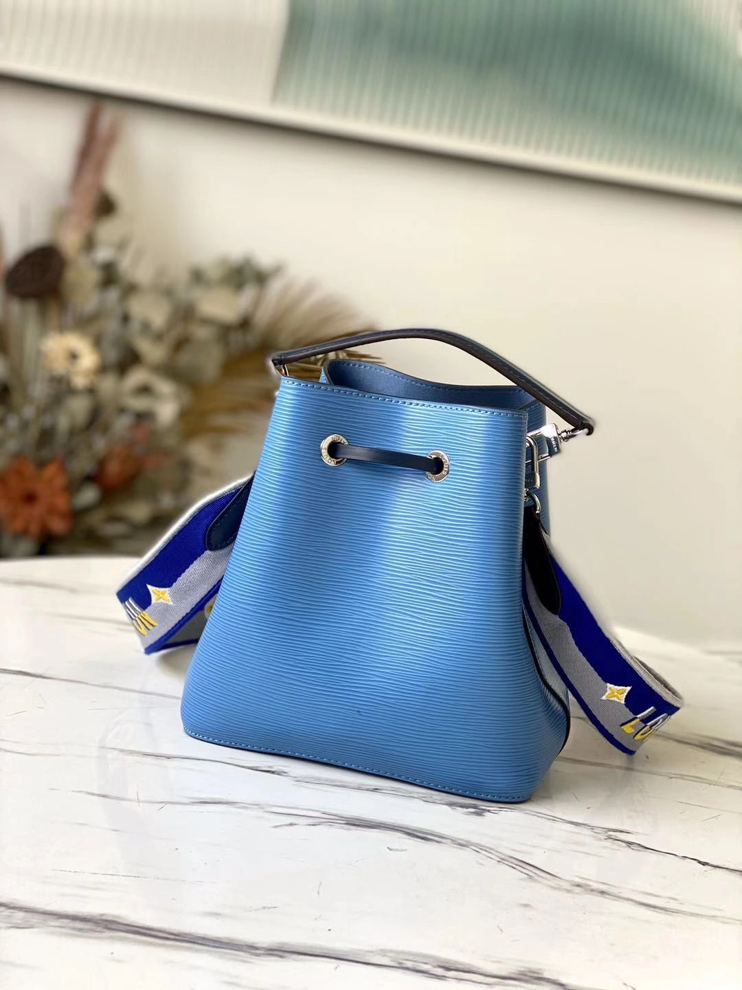 L*ouis V*uitton Bag Top Quality 20*20*13cm Elegant 8582
