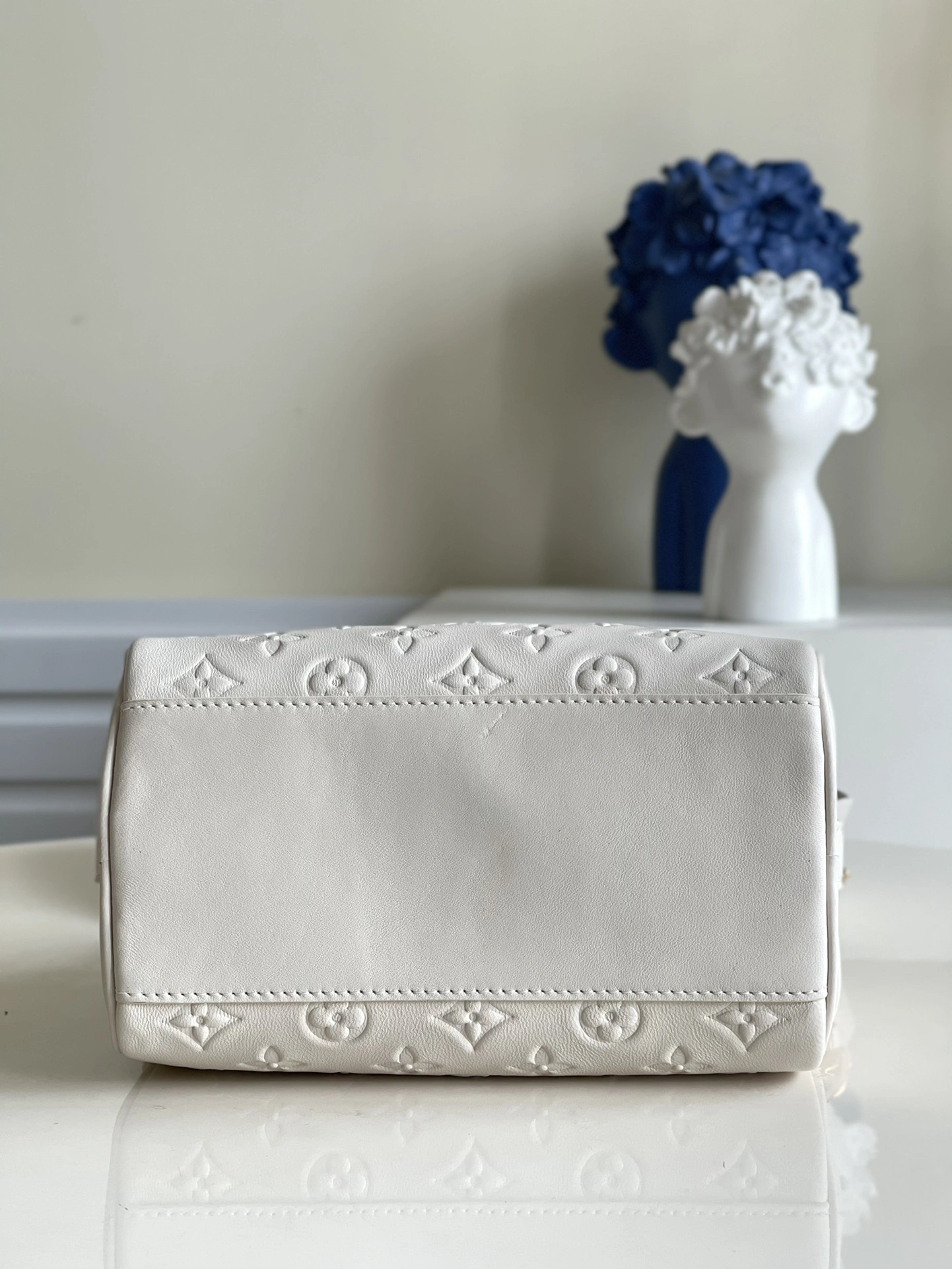 Affordable L*ouis V*uitton Bag Top Quality 22 x 19 x 13 CM 8425