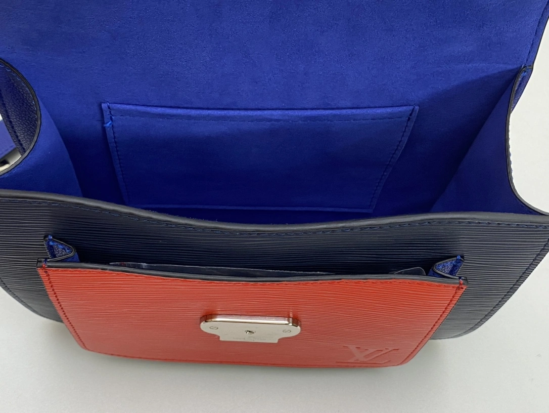 L*ouis V*uitton Bag Top Quality 22*18*9CM Neat 8415