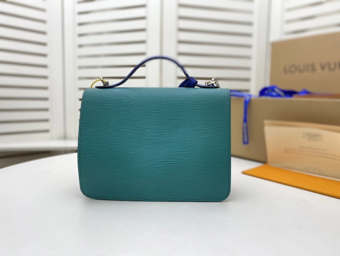 L*ouis V*uitton Bag Top Quality 22*18*9CM Neat 8415